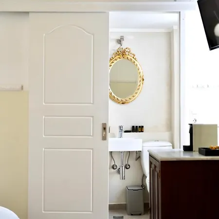Apiro Syros 3*