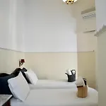 Apiro Syros Aparthotel