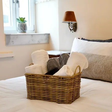 Apiro Syros شقة فندقية 3*