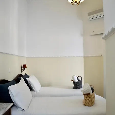 Apiro Syros Aparthotel