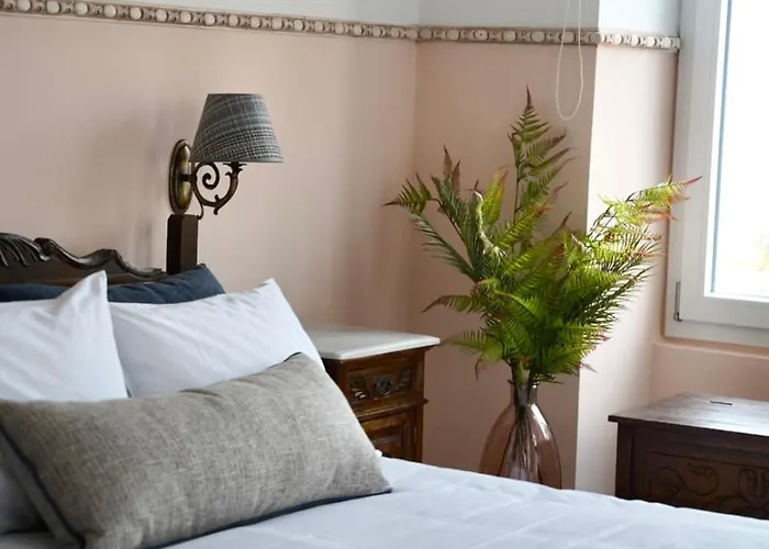 Apiro Syros شقة فندقية 3*