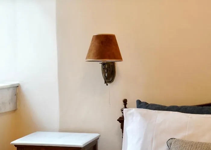 Apiro Syros إرموبولّي