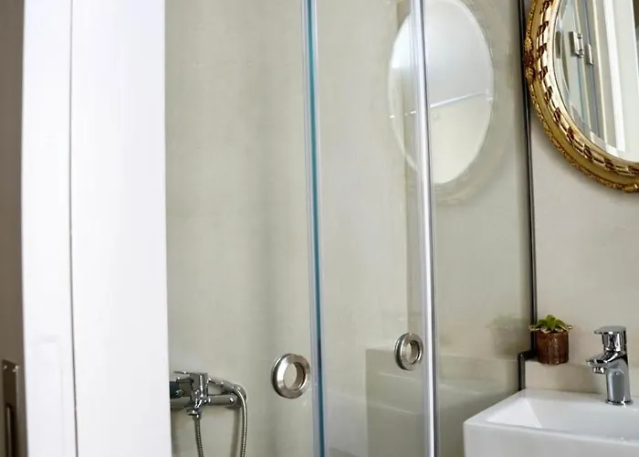 Apiro Syros شقة فندقية 3*