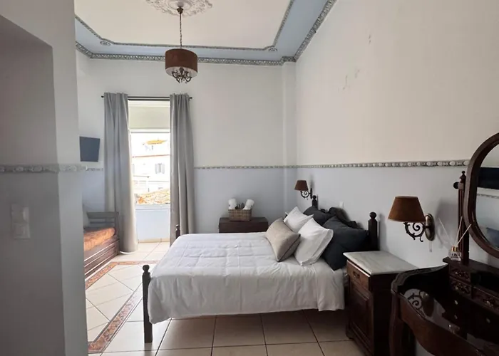 Apiro Syros شقة فندقية 3*