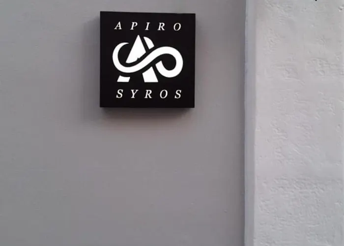 Apiro Syros شقة فندقية 3*